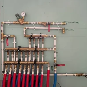 nourrice de plomberie posée par Foucher Solution Confort, plombier à Arras