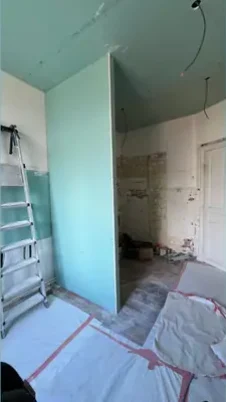 photo d'un chantier en cours propre et rangé à Arras de Foucher Solution Confort